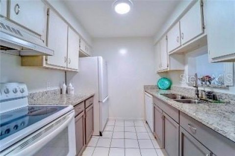 Touwnhouse à vendre à Tampa, Floride: 3 chambres, 141.21 m2 № 1906032 - photo 5