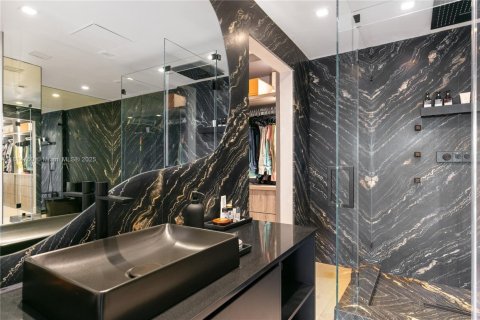 Condominio en venta en Miami, Florida, 2 dormitorios, 167.32 m2 № 1766357 - foto 23