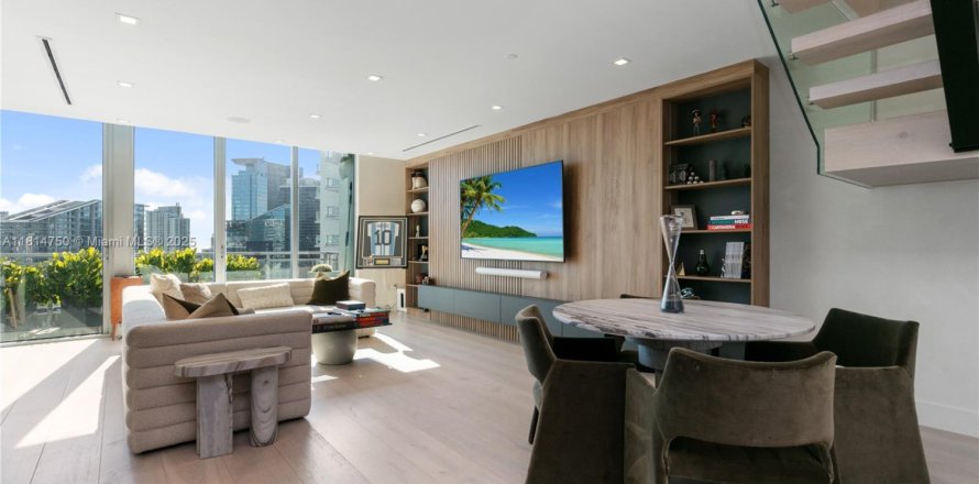 Condominio en Miami, Florida, 2 dormitorios  № 1766357