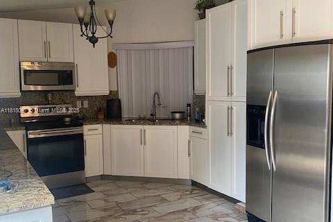 Купить виллу или дом в Майами, Флорида 4 спальни, 165.74м2, № 1938152 - фото 6