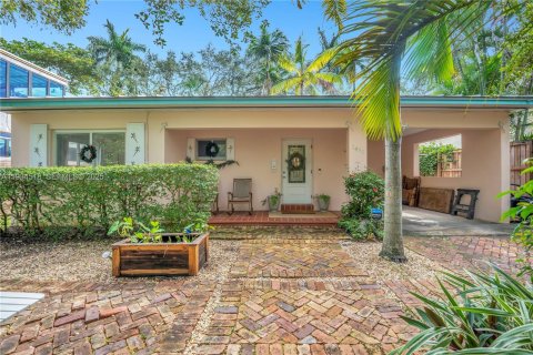 Casa en venta en Miami, Florida, 2 dormitorios, 98.38 m2 № 1993208 - foto 1