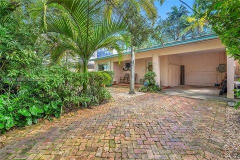 Casa en venta en Miami, Florida, 2 dormitorios, 98.38 m2 № 1993208 - foto 3