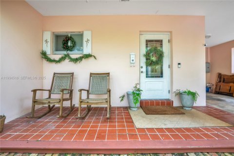 Casa en venta en Miami, Florida, 2 dormitorios, 98.38 m2 № 1993208 - foto 4