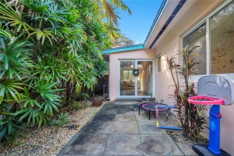 Casa en venta en Miami, Florida, 2 dormitorios, 98.38 m2 № 1993208 - foto 18