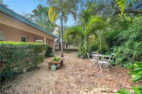 Casa en venta en Miami, Florida, 2 dormitorios, 98.38 m2 № 1993208 - foto 19