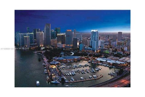 Apartamento en alquiler en Miami, Florida, 2 dormitorios, 111.76 m2 № 1948186 - foto 17