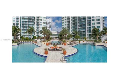 Apartamento en alquiler en Miami, Florida, 2 dormitorios, 111.76 m2 № 1948186 - foto 18