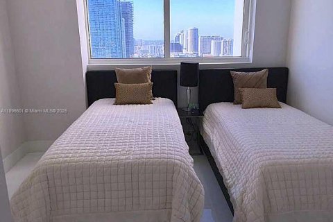 Apartamento en alquiler en Miami, Florida, 2 dormitorios, 111.76 m2 № 1948186 - foto 13