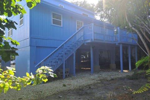 House in Tavernier, Florida 3 bedrooms, 154.87 sq.m. № 1700096 - photo 2