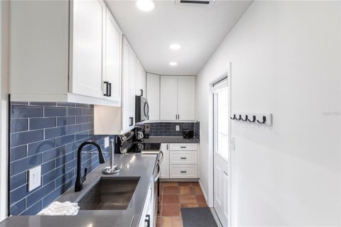 Villa ou maison à louer à Sarasota, Floride: 1 chambre, 68.28 m2 № 2125774 - photo 10
