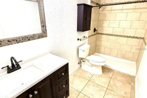 Condominio en alquiler en Orlando, Florida, 2 dormitorios, 94.2 m2 № 2109592 - foto 11