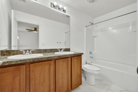 Villa ou maison à vendre à Port St. Lucie, Floride: 3 chambres, 114.83 m2 № 1946774 - photo 17