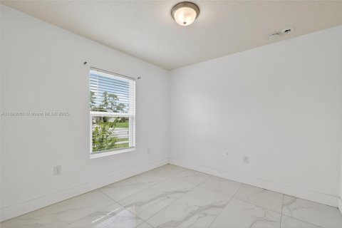 Villa ou maison à vendre à Port St. Lucie, Floride: 3 chambres, 114.83 m2 № 1946774 - photo 21