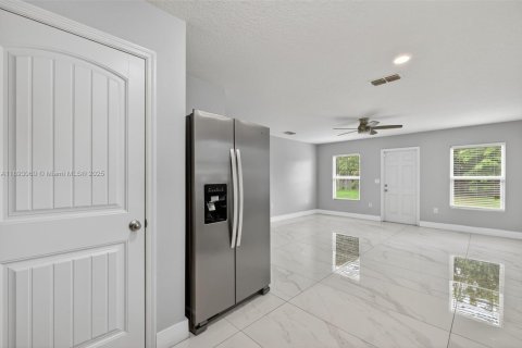 Villa ou maison à vendre à Port St. Lucie, Floride: 3 chambres, 114.83 m2 № 1946774 - photo 12