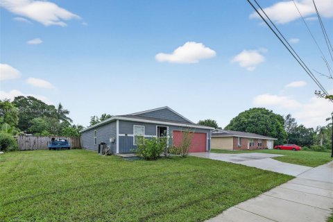 Villa ou maison à vendre à Port St. Lucie, Floride: 3 chambres, 114.83 m2 № 1946774 - photo 3