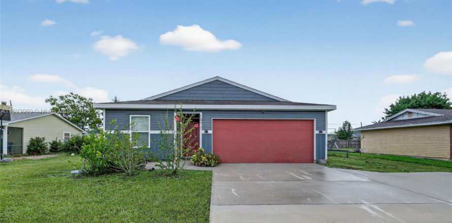 Villa ou maison à Port St. Lucie, Floride 3 chambres, 114.83 m2 № 1946774