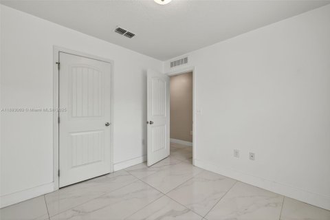 Villa ou maison à vendre à Port St. Lucie, Floride: 3 chambres, 114.83 m2 № 1946774 - photo 22