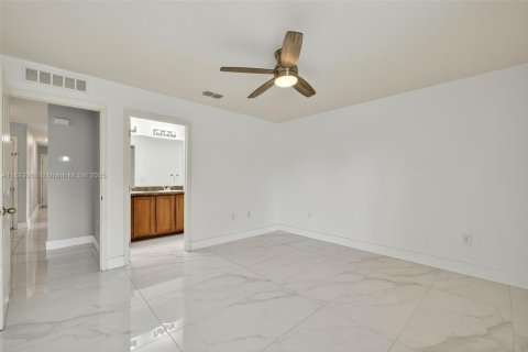 Villa ou maison à vendre à Port St. Lucie, Floride: 3 chambres, 114.83 m2 № 1946774 - photo 14