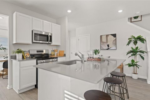 House in Orlando, Florida 3 bedrooms, 208.47 sq.m. № 2133518 - photo 8