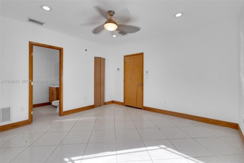 Купить виллу или дом в Майами, Флорида 3 спальни, 216.09м2, № 1997110 - фото 26