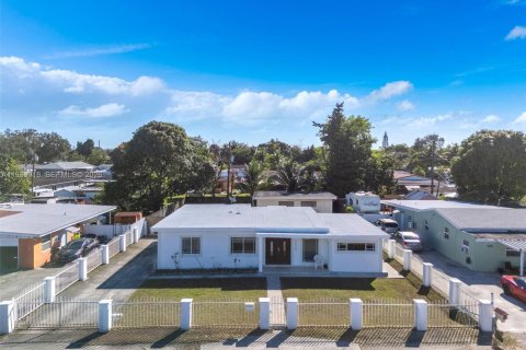 Купить виллу или дом в Майами, Флорида 3 спальни, 216.09м2, № 1997110 - фото 3