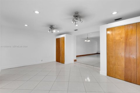 Купить виллу или дом в Майами, Флорида 3 спальни, 216.09м2, № 1997110 - фото 10