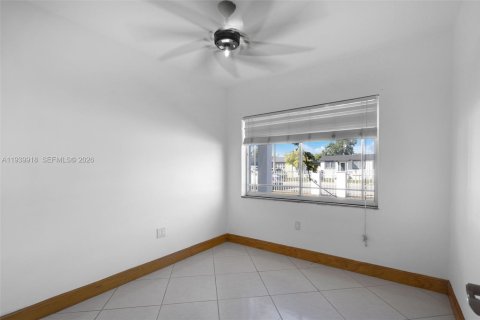 Купить виллу или дом в Майами, Флорида 3 спальни, 216.09м2, № 1997110 - фото 22