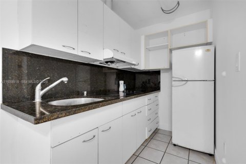 Купить виллу или дом в Майами, Флорида 3 спальни, 216.09м2, № 1997110 - фото 30