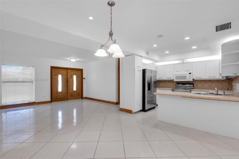 Купить виллу или дом в Майами, Флорида 3 спальни, 216.09м2, № 1997110 - фото 13