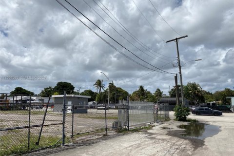 Купить коммерческую недвижимость в Майами, Флорида № 2060497 - фото 10