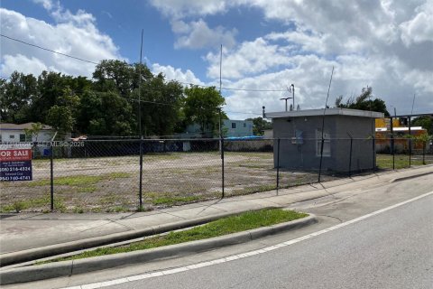 Купить коммерческую недвижимость в Майами, Флорида № 2060497 - фото 7