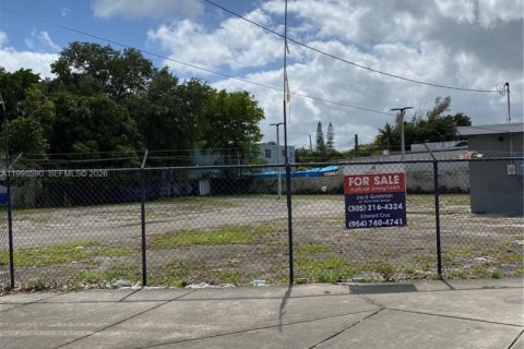 Купить коммерческую недвижимость в Майами, Флорида № 2060497 - фото 6