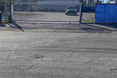 Купить коммерческую недвижимость в Майами, Флорида № 2060497 - фото 4