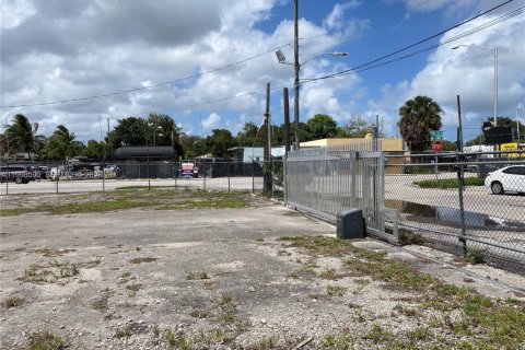 Купить коммерческую недвижимость в Майами, Флорида № 2060497 - фото 14