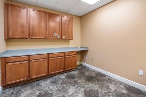 Immobilier commercial à louer à Tavares, Floride: 111.48 m2 № 1688136 - photo 16