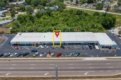 Immobilier commercial à louer à Tavares, Floride: 111.48 m2 № 1688136 - photo 2