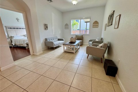 Villa ou maison à vendre à Cutler Bay, Floride: 3 chambres, 163.51 m2 № 1938637 - photo 9