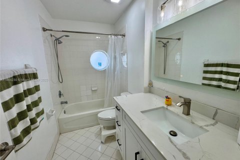 Villa ou maison à vendre à Cutler Bay, Floride: 3 chambres, 163.51 m2 № 1938637 - photo 17