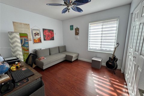 Villa ou maison à vendre à Cutler Bay, Floride: 3 chambres, 163.51 m2 № 1938637 - photo 15