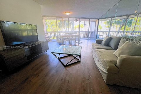 Condominio en venta en Lauderhill, Florida, 2 dormitorios, 103.12 m2 № 1729501 - foto 2