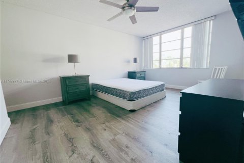 Condominio en venta en Lauderhill, Florida, 2 dormitorios, 103.12 m2 № 1729501 - foto 21