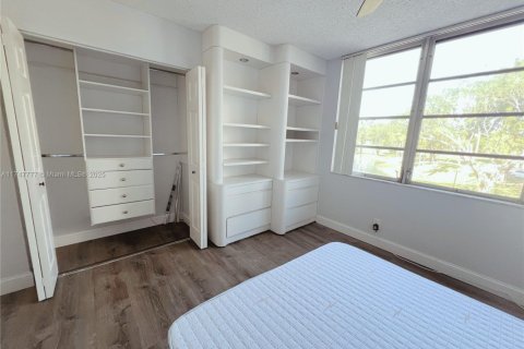 Condominio en venta en Lauderhill, Florida, 2 dormitorios, 103.12 m2 № 1729501 - foto 16