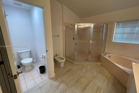 Снять в аренду виллу или дом в Хомстед, Флорида 3 спальни, 148.64м2, № 2017837 - фото 12