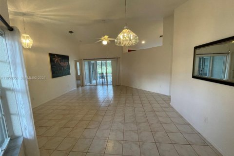 Снять в аренду виллу или дом в Хомстед, Флорида 3 спальни, 148.64м2, № 2017837 - фото 6