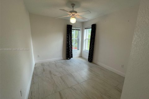 Снять в аренду виллу или дом в Хомстед, Флорида 3 спальни, 148.64м2, № 2017837 - фото 16