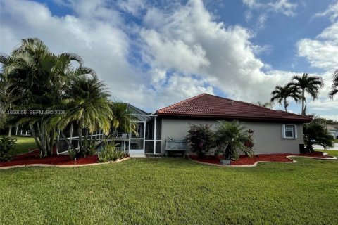 Снять в аренду виллу или дом в Хомстед, Флорида 3 спальни, 148.64м2, № 2017837 - фото 18