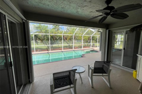 Снять в аренду виллу или дом в Хомстед, Флорида 3 спальни, 148.64м2, № 2017837 - фото 20