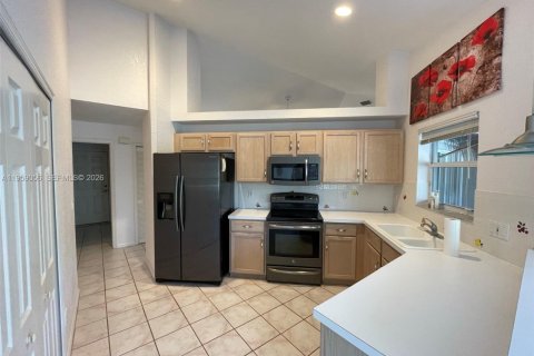 Снять в аренду виллу или дом в Хомстед, Флорида 3 спальни, 148.64м2, № 2017837 - фото 7