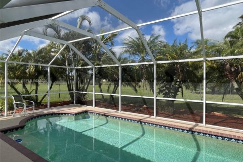Снять в аренду виллу или дом в Хомстед, Флорида 3 спальни, 148.64м2, № 2017837 - фото 23