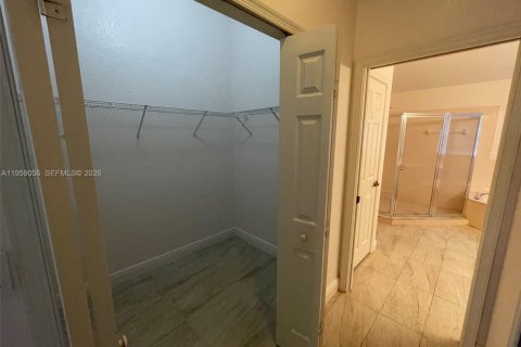 Снять в аренду виллу или дом в Хомстед, Флорида 3 спальни, 148.64м2, № 2017837 - фото 13